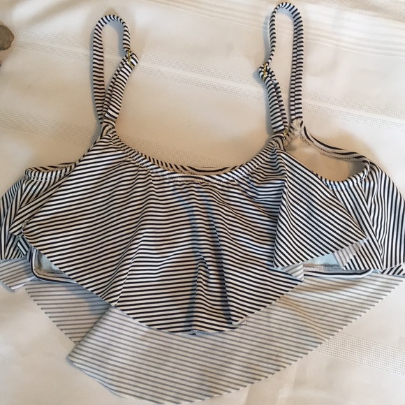 👙 2 Bikini Tops | teen | tween - Picture 5 of 7